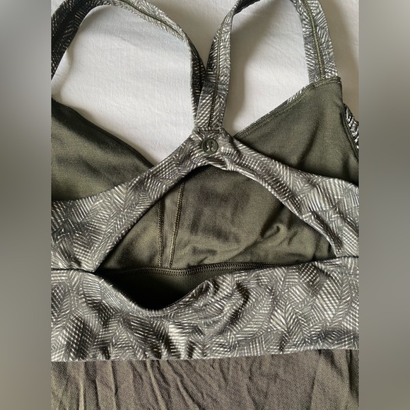 Size 6 Lululemon Wrap It Up tank - Picture 4 of 7